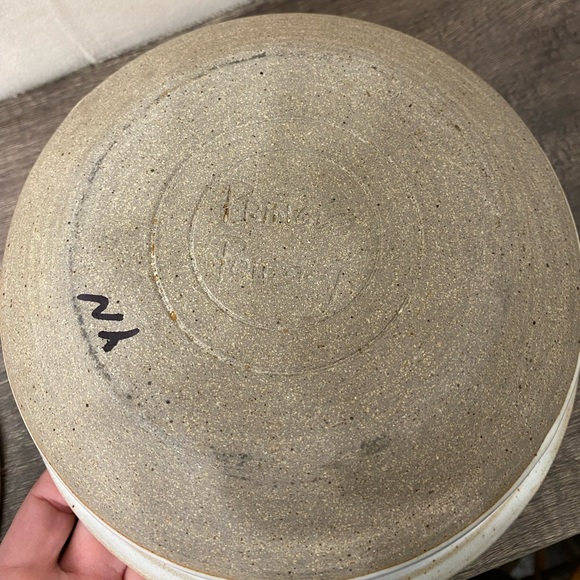 Vintage Pringle Pottery Casserole Dish with Lid - Picture 8 of 11